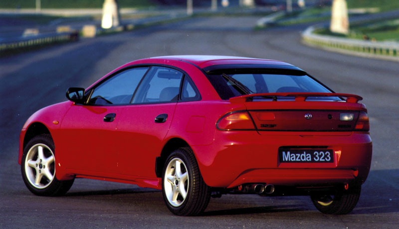 Mazda_323_F_2_06e.jpg